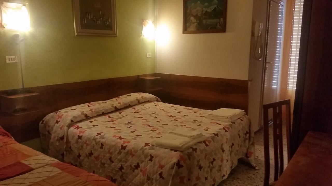 Hotel Pecci Rimini Eksteriør billede