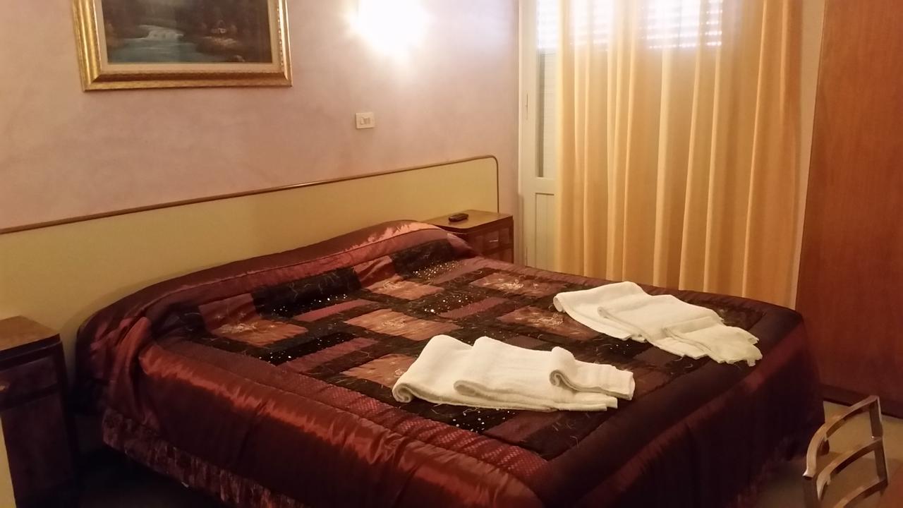 Hotel Pecci Rimini Eksteriør billede